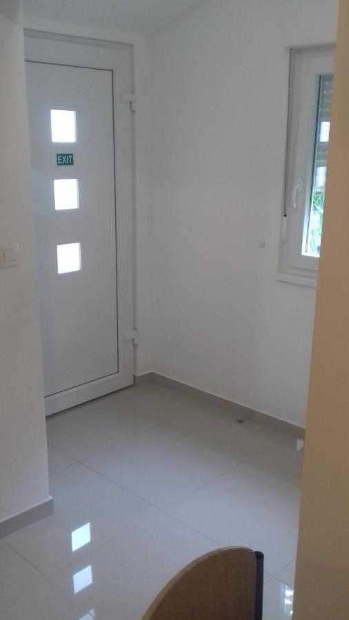 Tili Apartment Pula Exterior photo